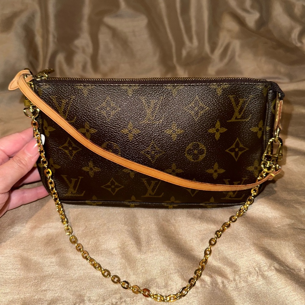 ❌SOLD❌Louis Vuitton Pochette Accessories